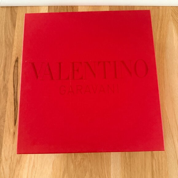 BRAND NEW Valentino black patent leather shoe - Picture 2 of 8